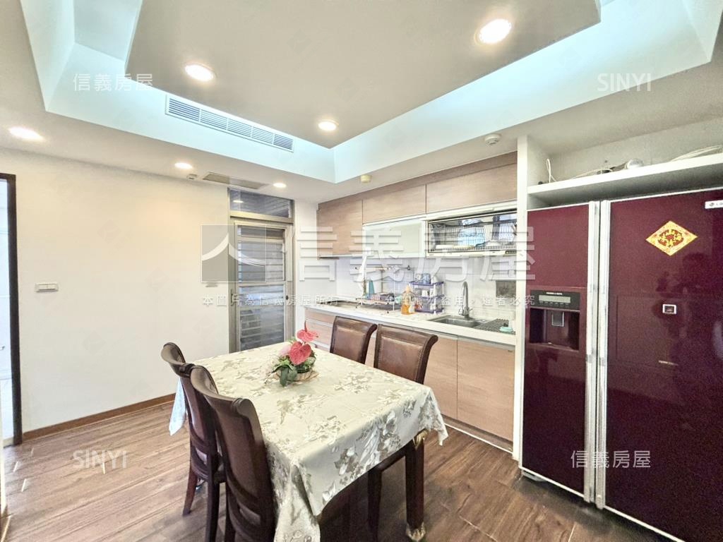 風呂。有景觀氣派美宅房屋室內格局與周邊環境