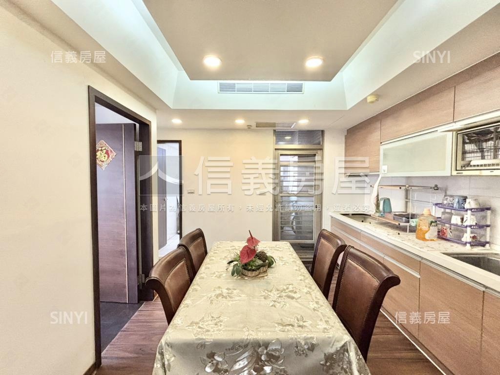 風呂。有景觀氣派美宅房屋室內格局與周邊環境