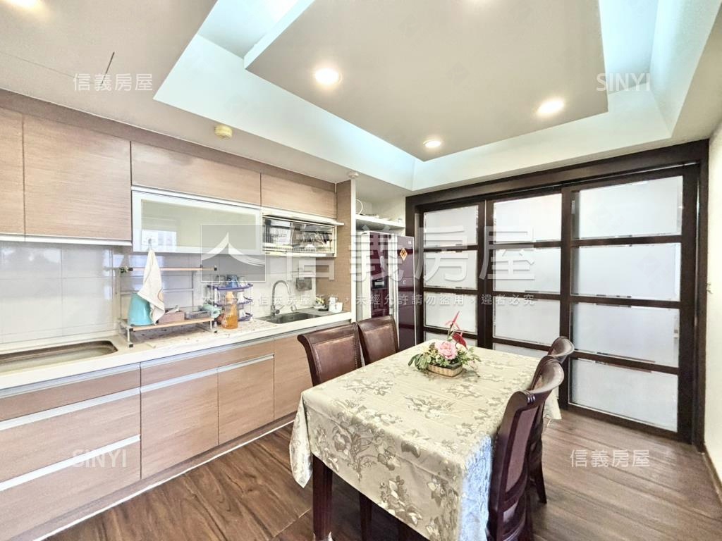 風呂。有景觀氣派美宅房屋室內格局與周邊環境