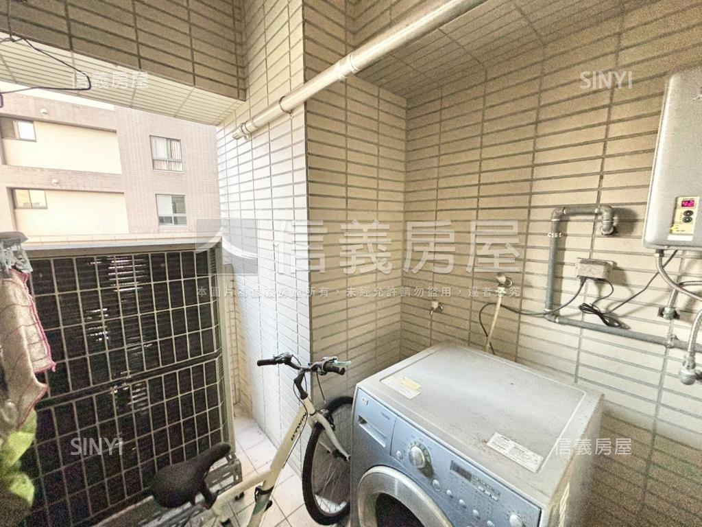 風呂。有景觀氣派美宅房屋室內格局與周邊環境