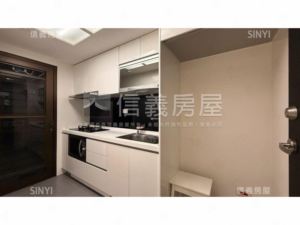 合康雲極高樓美２房加車位房屋室內格局與周邊環境