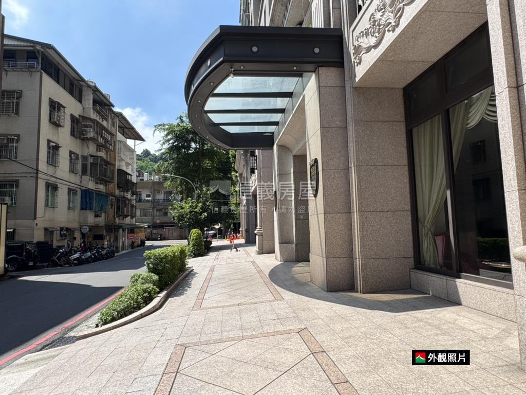 和平世紀麗晶三房車位房屋室內格局與周邊環境