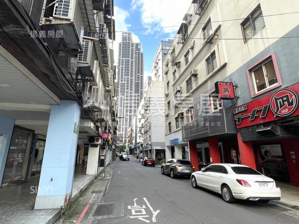 正新光三越金雞店面房屋室內格局與周邊環境