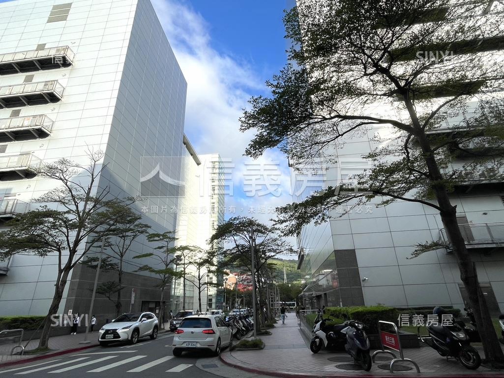 正新光三越金雞店面房屋室內格局與周邊環境