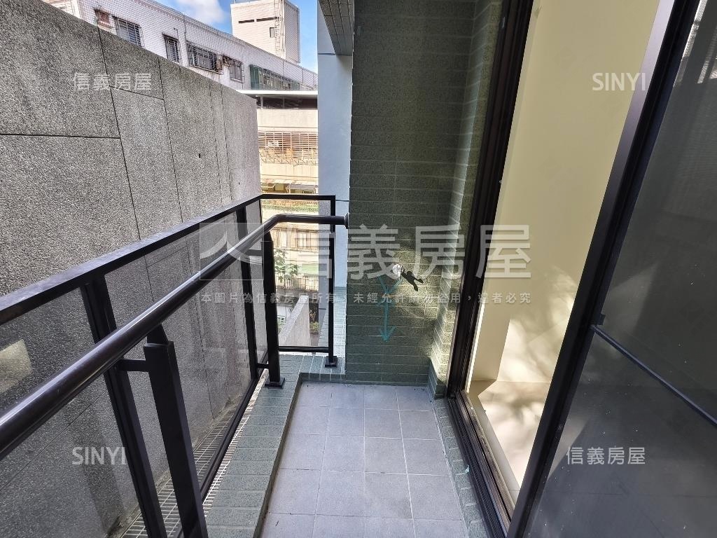 信義誠家公園兩房車位房屋室內格局與周邊環境