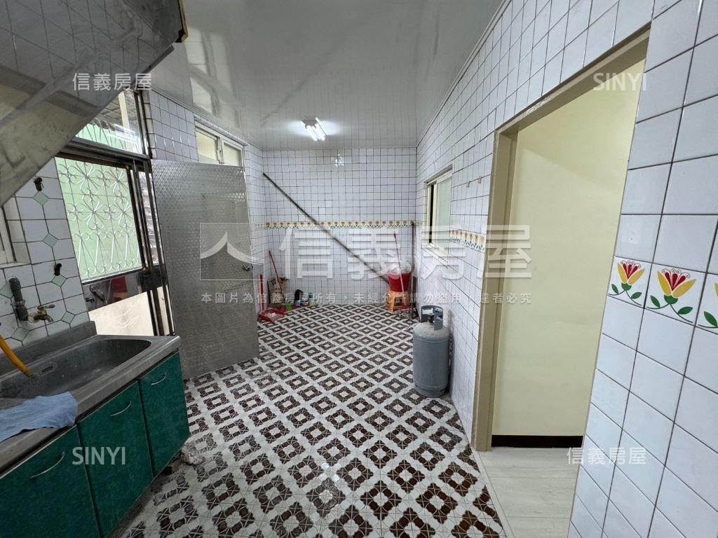 低總價免整理４樓美寓房屋室內格局與周邊環境