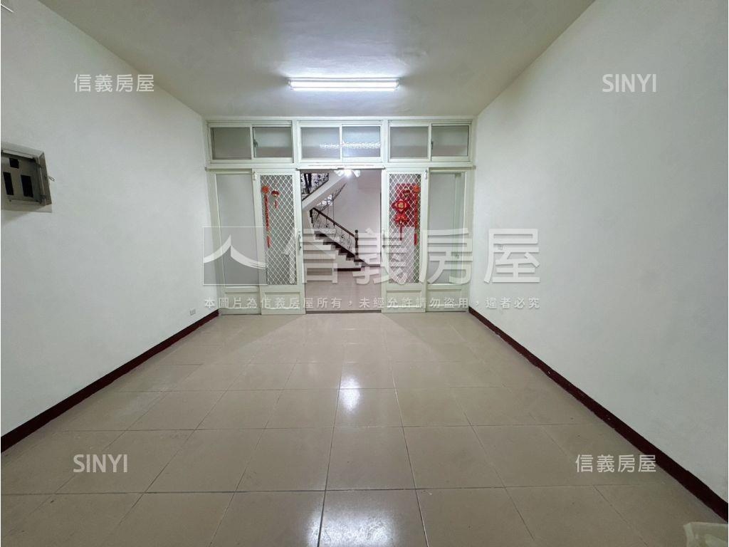 近忠貞市場前後臨路美透天房屋室內格局與周邊環境