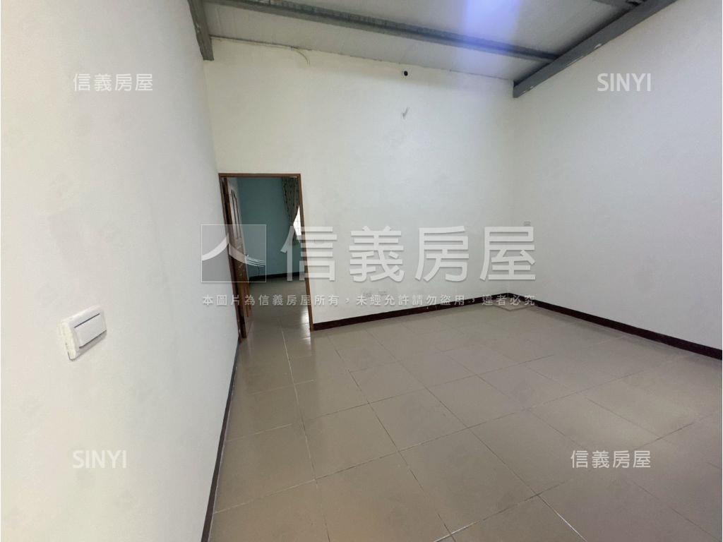 近忠貞市場前後臨路美透天房屋室內格局與周邊環境