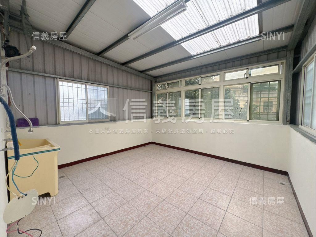 近忠貞市場前後臨路美透天房屋室內格局與周邊環境