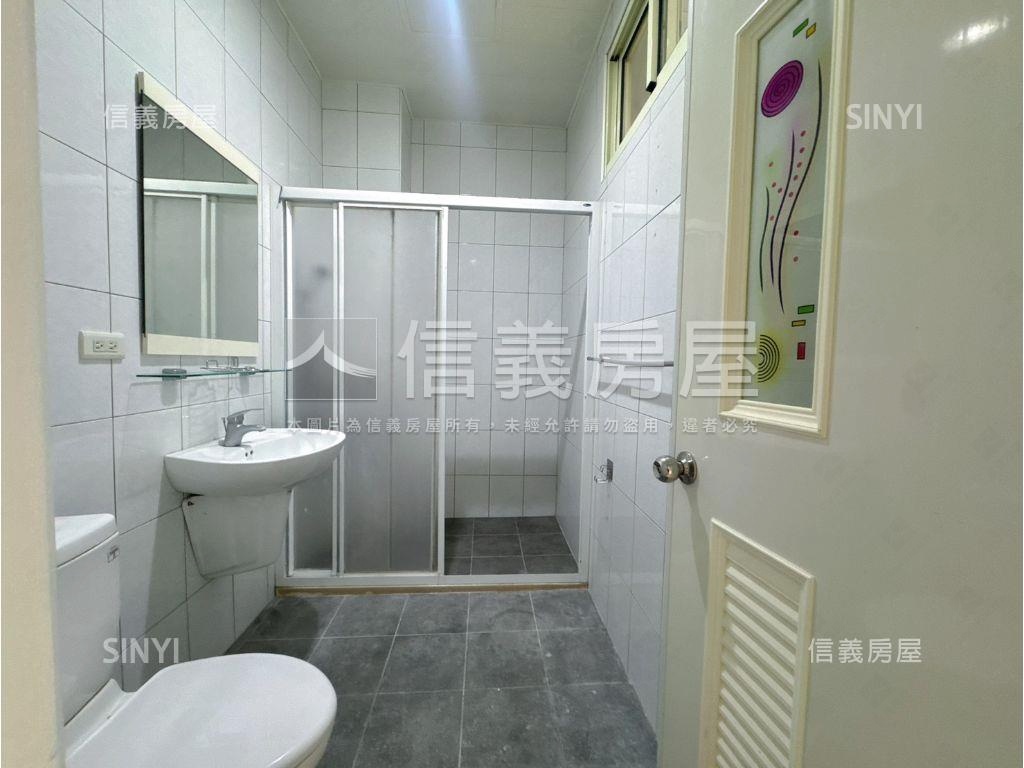 近忠貞市場前後臨路美透天房屋室內格局與周邊環境