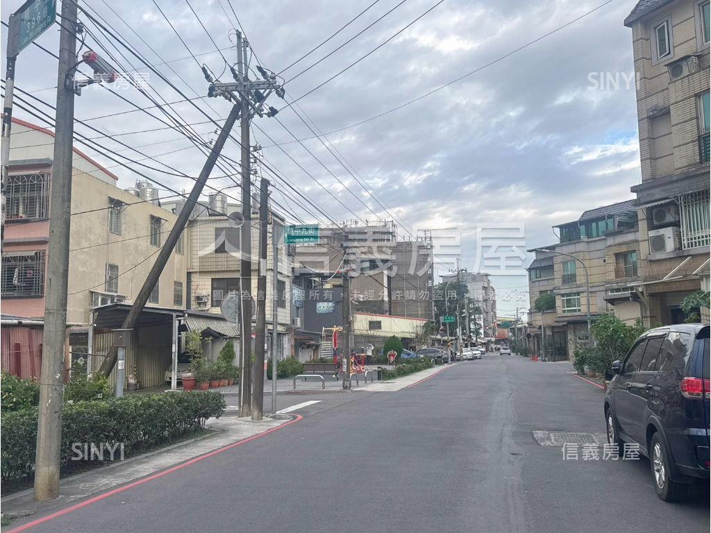 近忠貞市場前後臨路美透天房屋室內格局與周邊環境