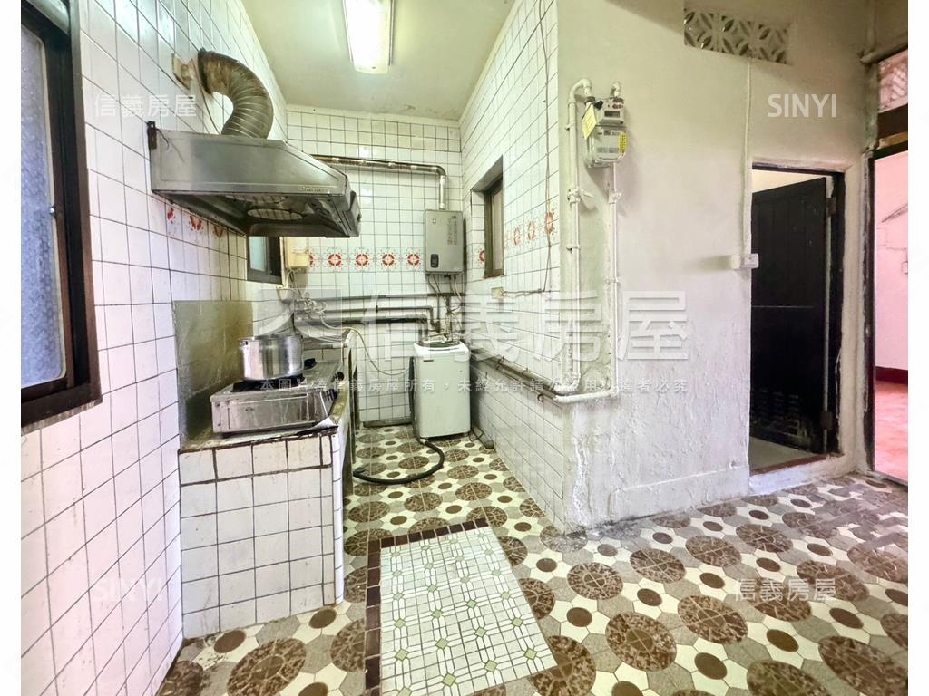 華江文新方正明亮頂加房屋室內格局與周邊環境