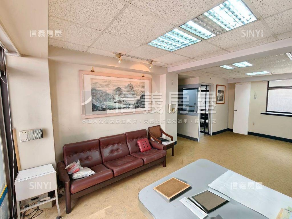 南京捷運電梯２房房屋室內格局與周邊環境