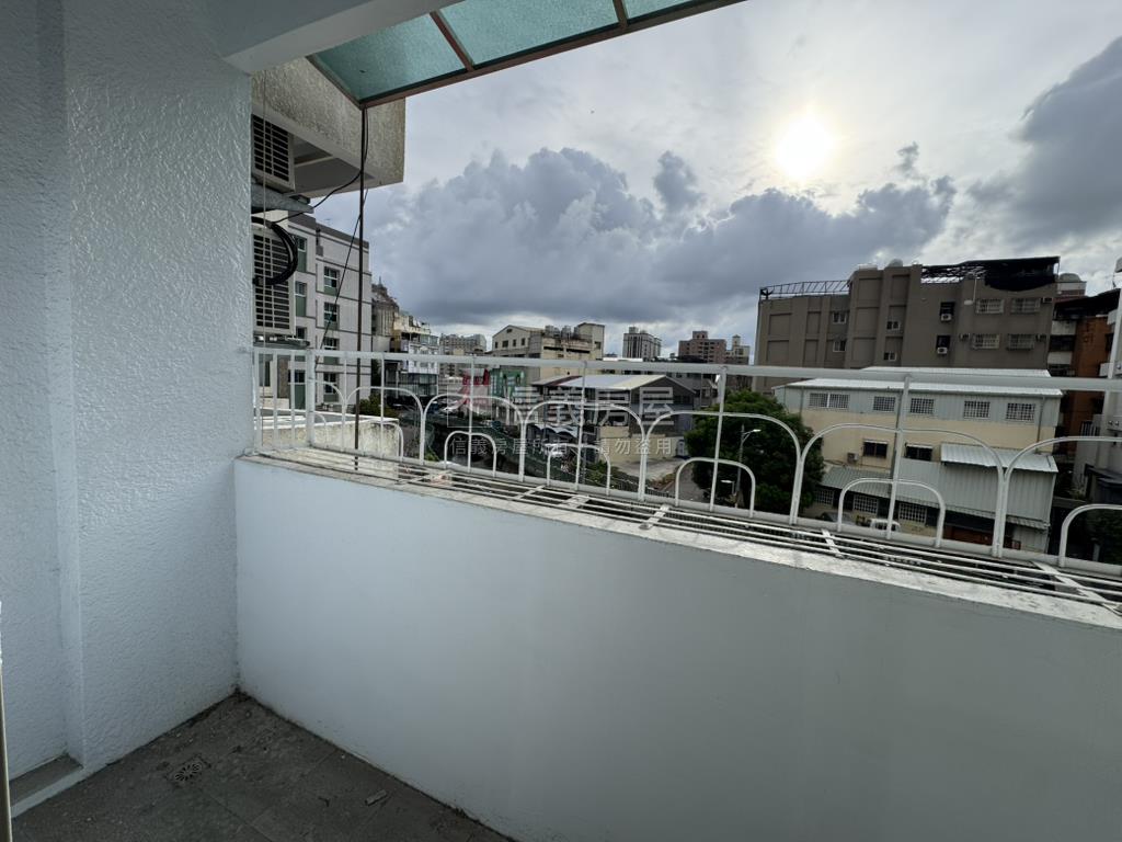 近一中商圈三樓裝潢美寓房屋室內格局與周邊環境