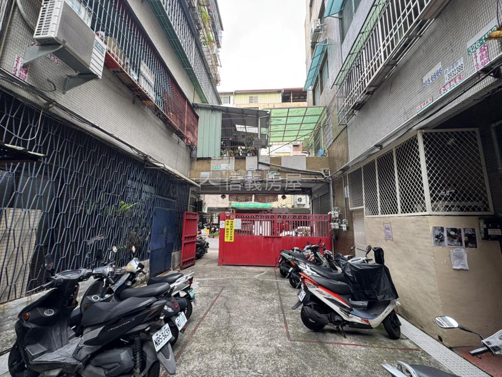 近一中商圈三樓裝潢美寓房屋室內格局與周邊環境