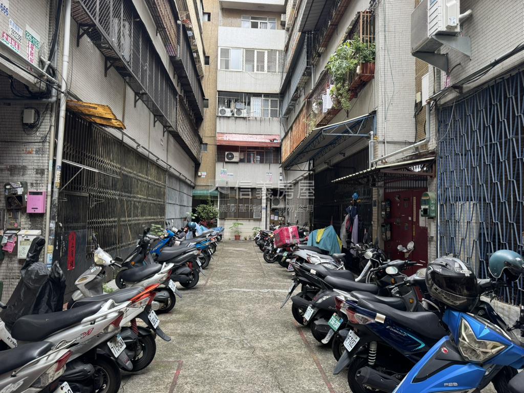 近一中商圈三樓裝潢美寓房屋室內格局與周邊環境