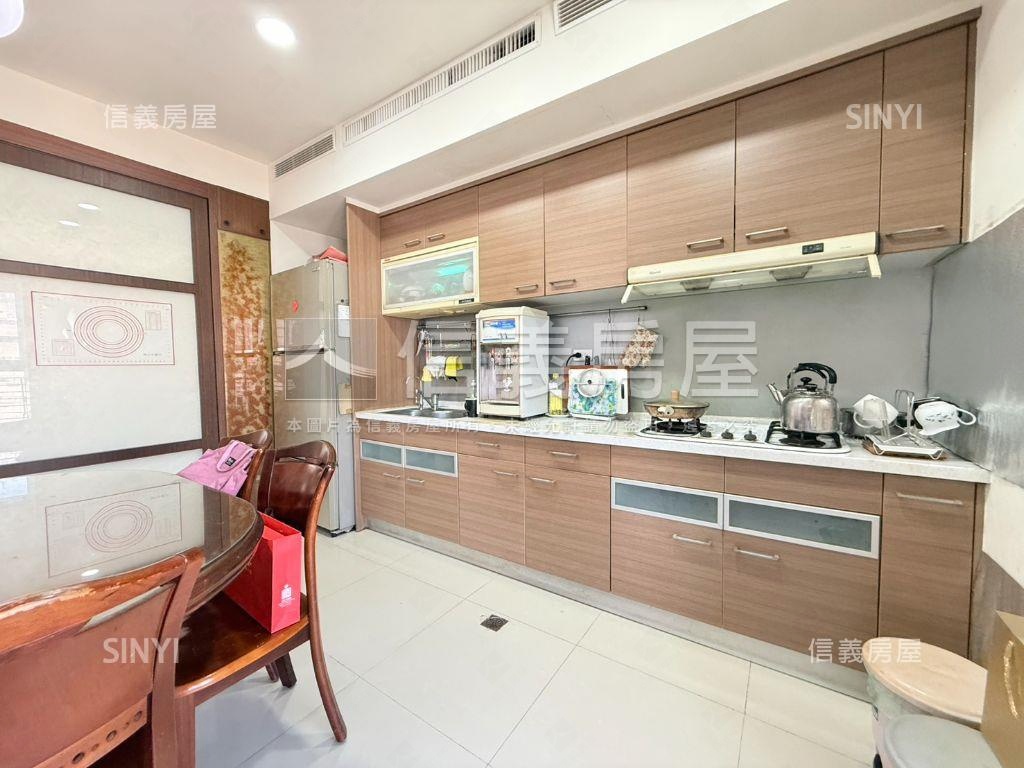 太子國寶高樓四房平車房屋室內格局與周邊環境