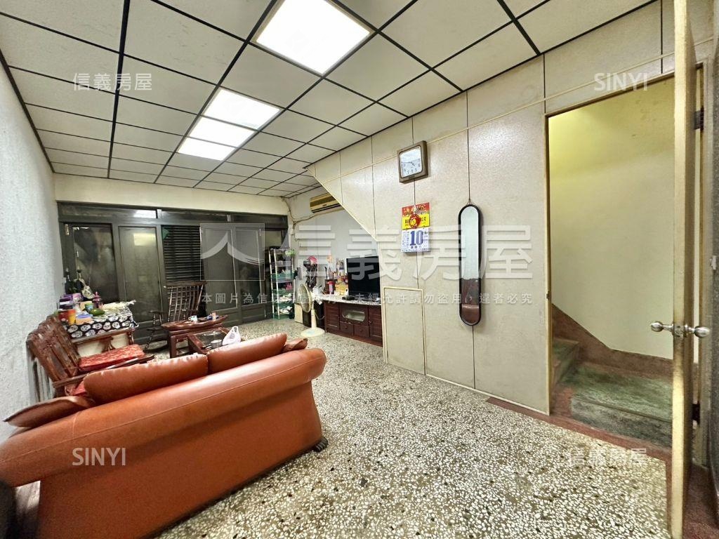 南科善化市區１１米臨路透房屋室內格局與周邊環境