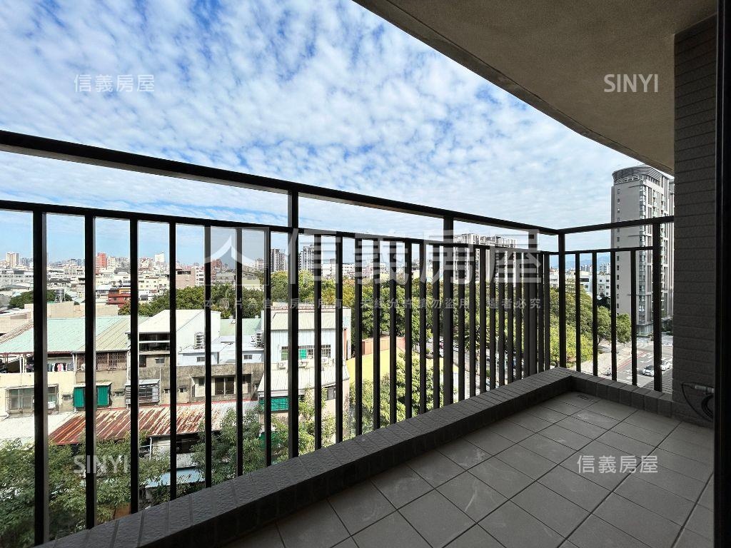 專任東區湖悅三房全新未住房屋室內格局與周邊環境