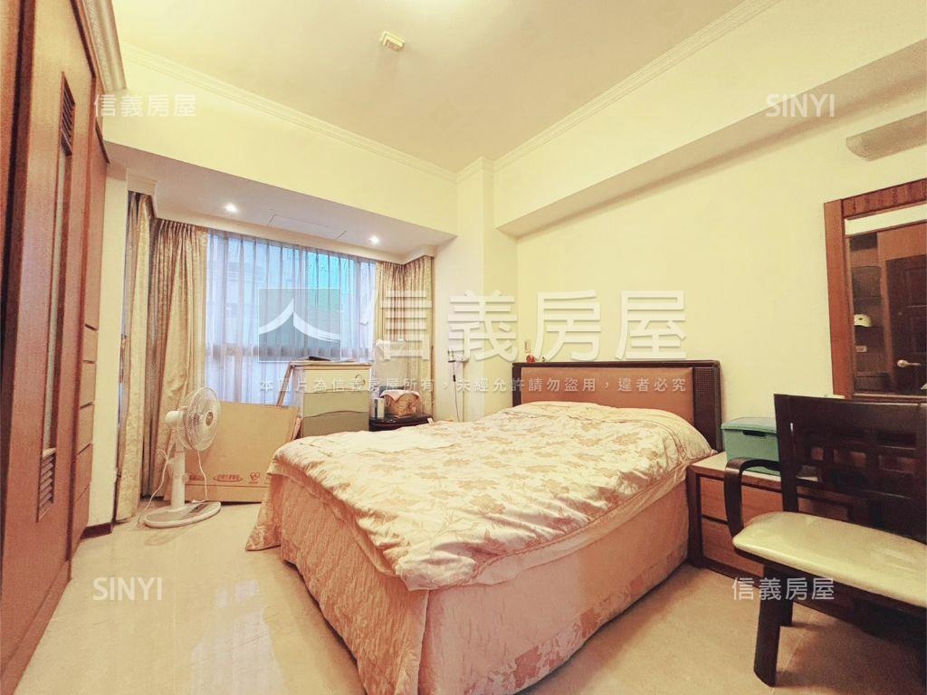 景美逸境電梯四房房屋室內格局與周邊環境