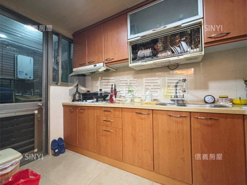 景美逸境電梯四房房屋室內格局與周邊環境