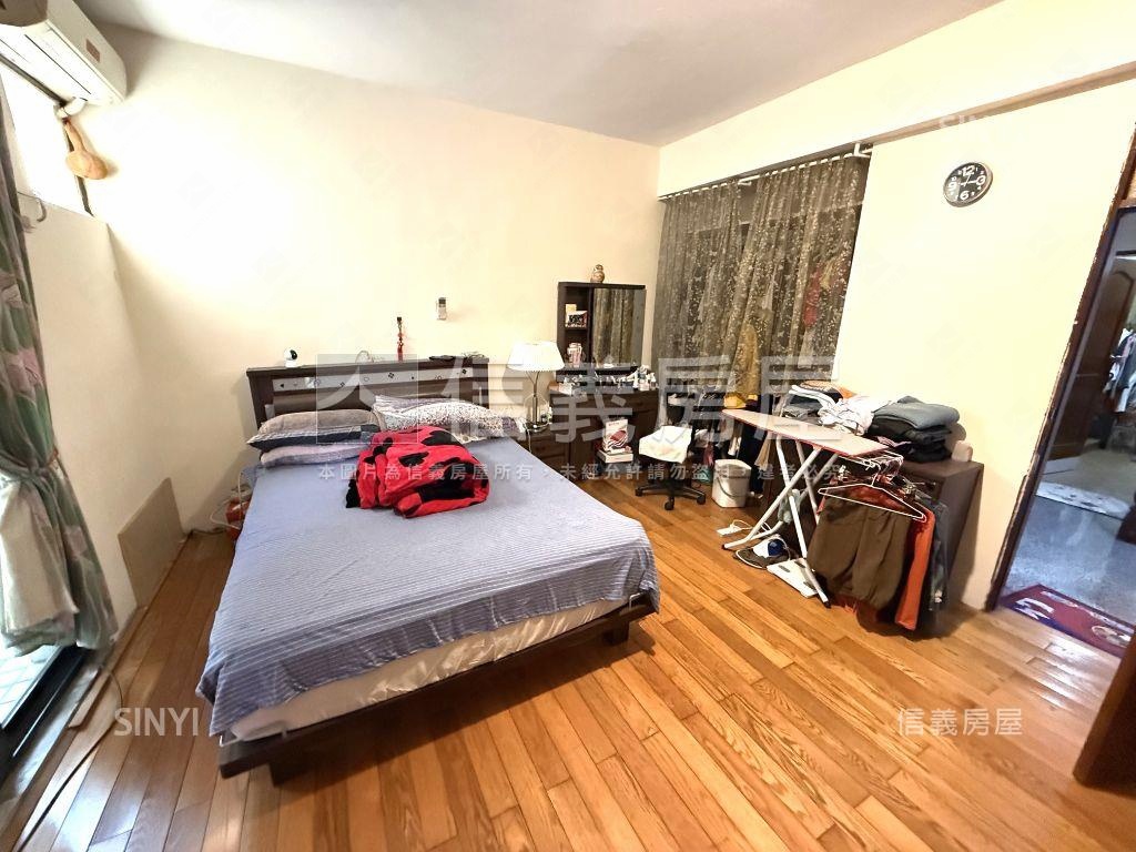 新湖國小旁雙車位透天房屋室內格局與周邊環境