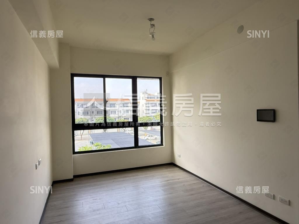 陽光四季三房雙平車房屋室內格局與周邊環境