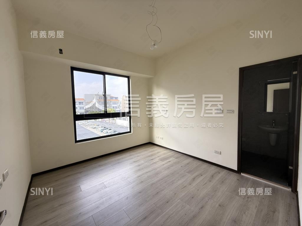 陽光四季三房雙平車房屋室內格局與周邊環境