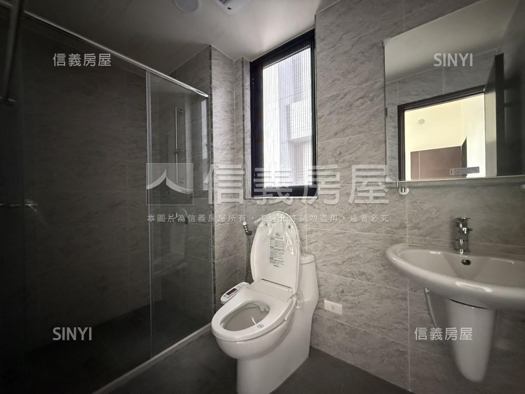 陽光四季三房雙平車房屋室內格局與周邊環境