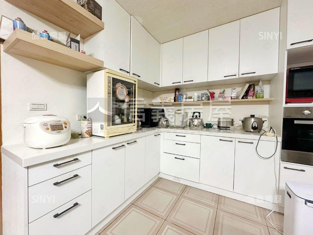 邁阿密‧社區大宅一樓房屋室內格局與周邊環境