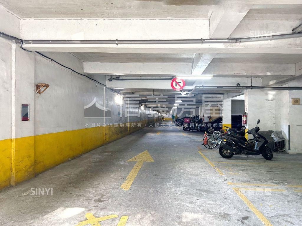 邁阿密‧社區大宅一樓房屋室內格局與周邊環境