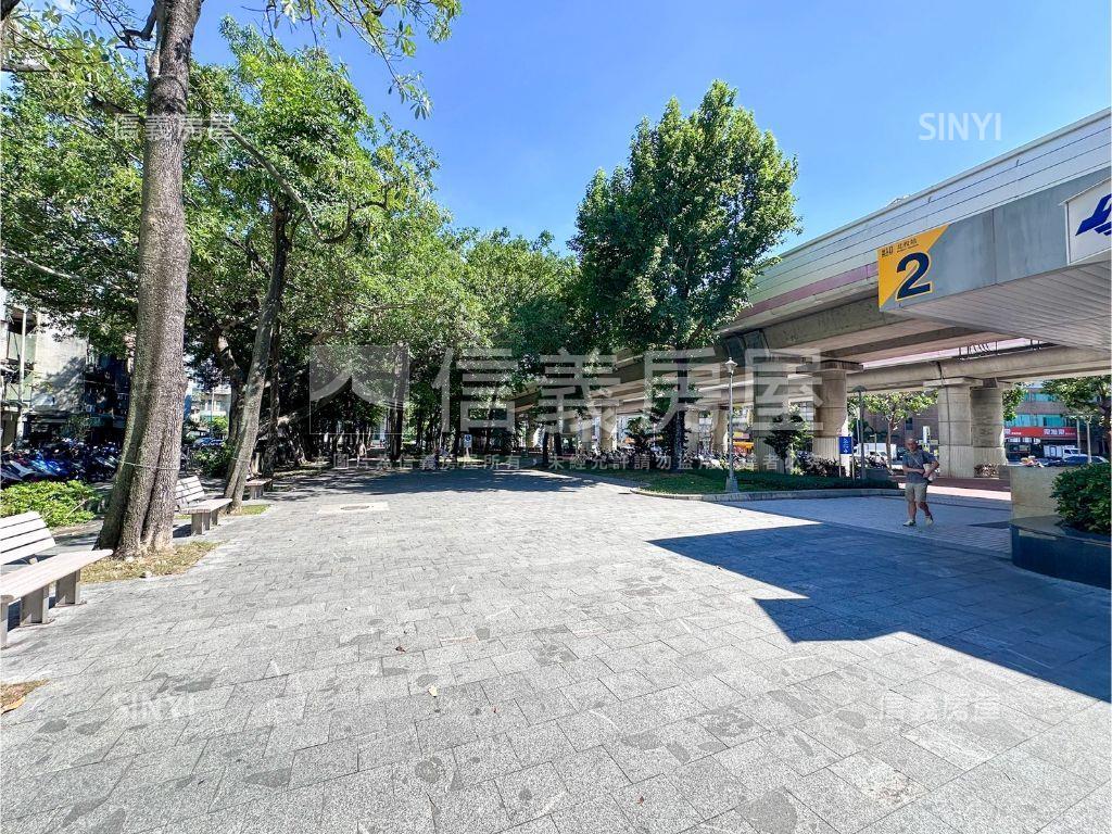 《沐晴》次高樓兩房大平車房屋室內格局與周邊環境