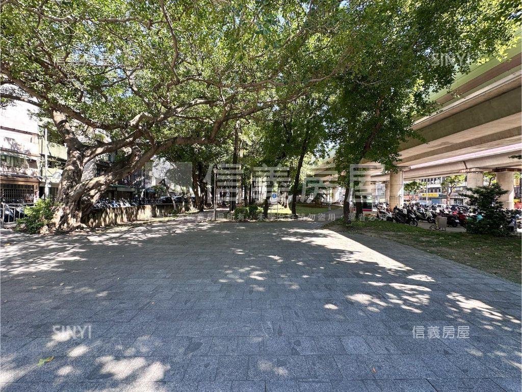 《沐晴》次高樓兩房大平車房屋室內格局與周邊環境