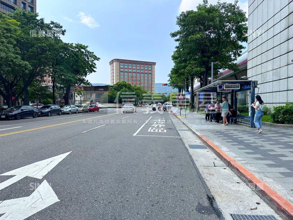 《沐晴》次高樓兩房大平車房屋室內格局與周邊環境