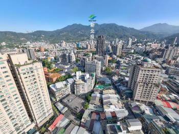 《沐晴》次高樓兩房大平車