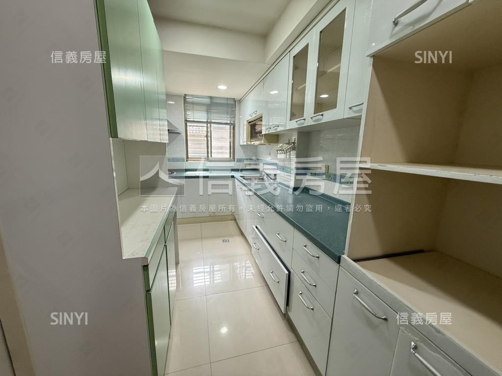 微風華廈高樓方正採光通風房屋室內格局與周邊環境