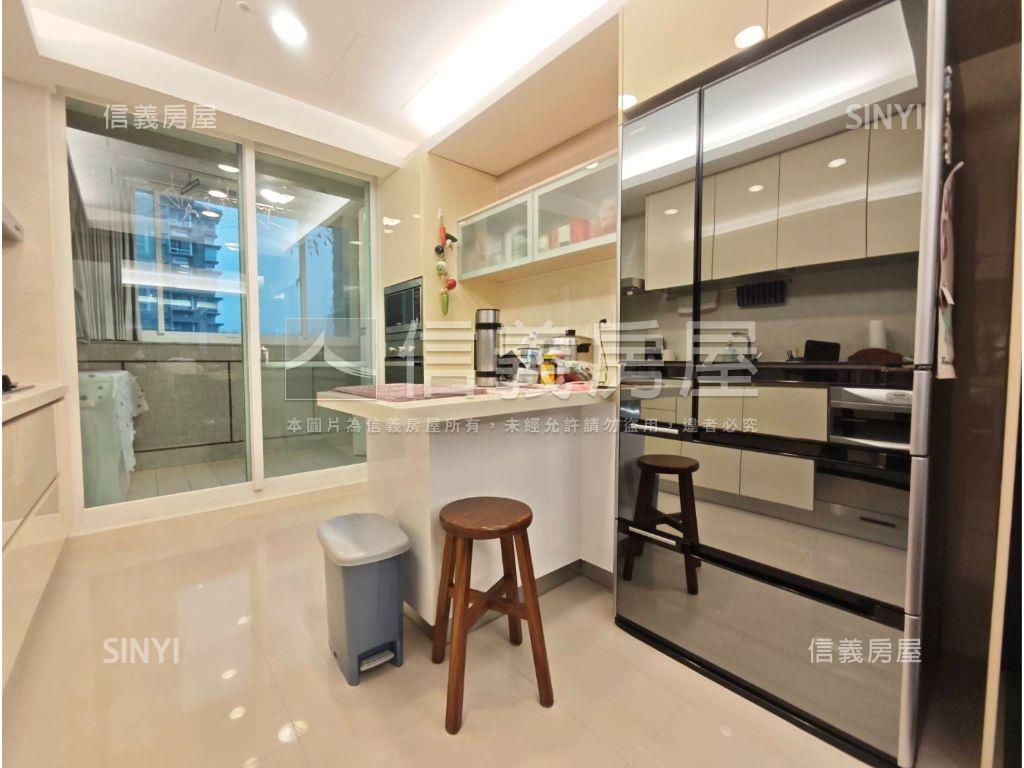 台北灣觀海河景豪邸房屋室內格局與周邊環境