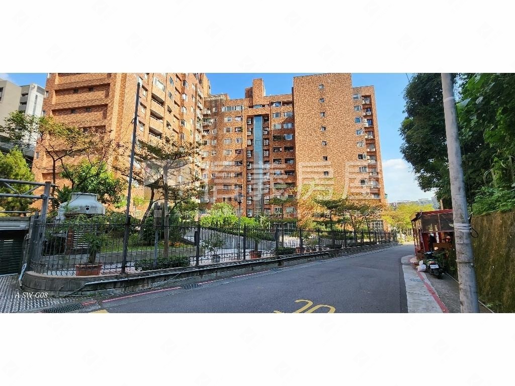 湖適三房平面車位房屋室內格局與周邊環境