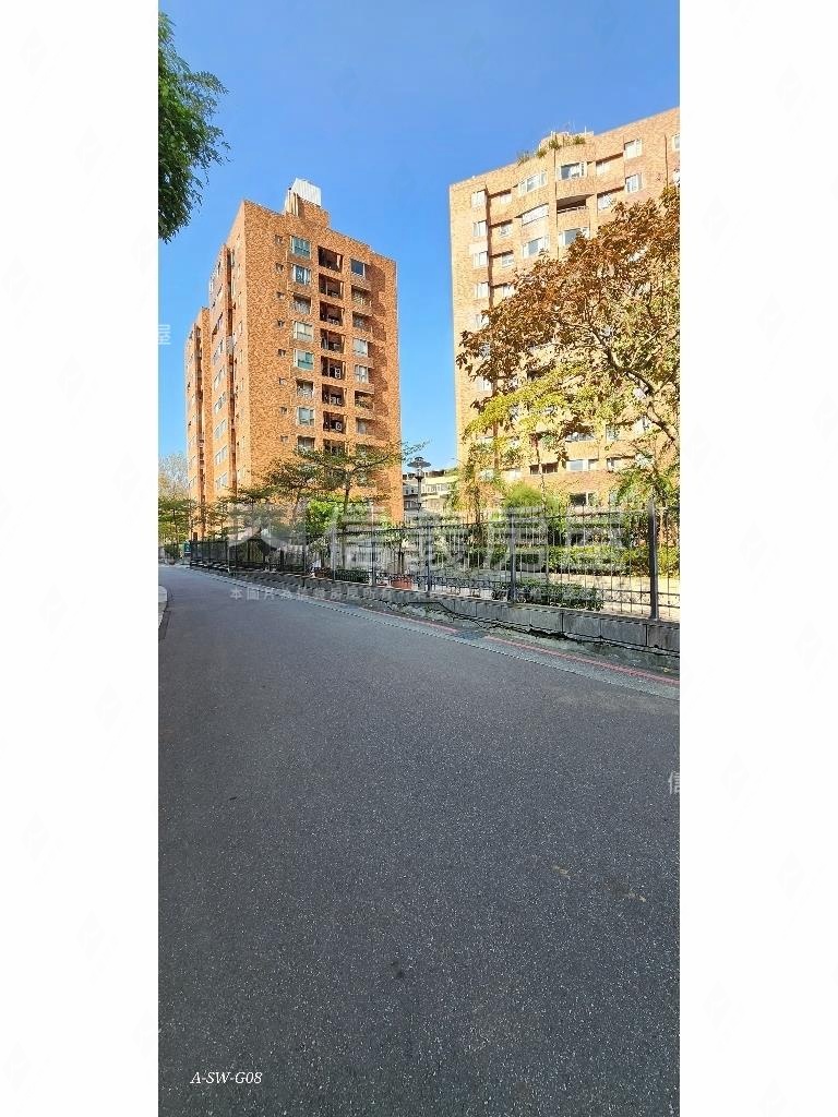 湖適三房平面車位房屋室內格局與周邊環境