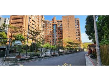 湖適三房平面車位