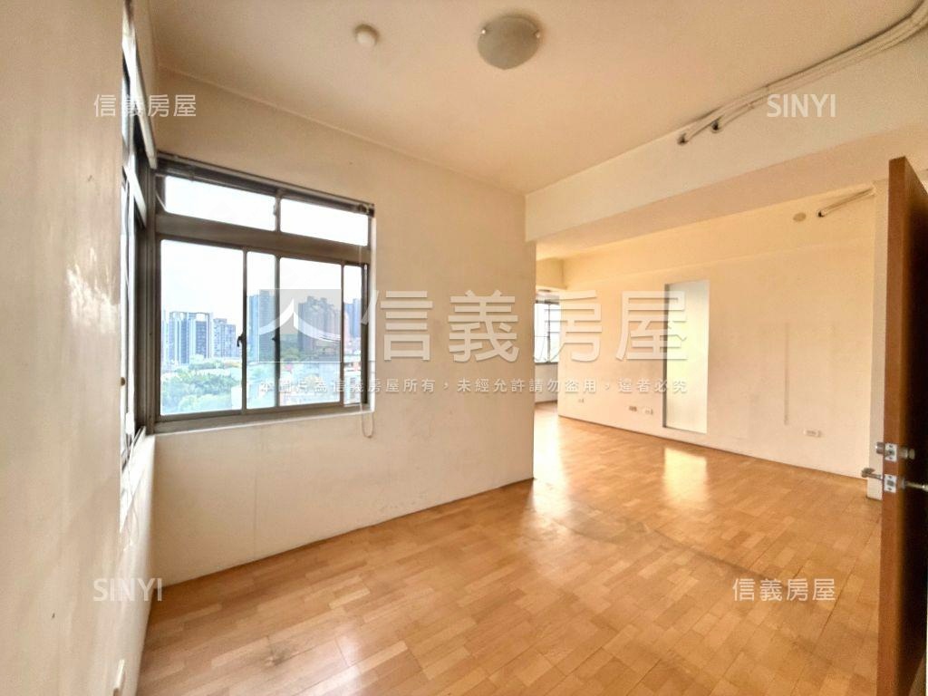 糖安居朝南三房平車房屋室內格局與周邊環境