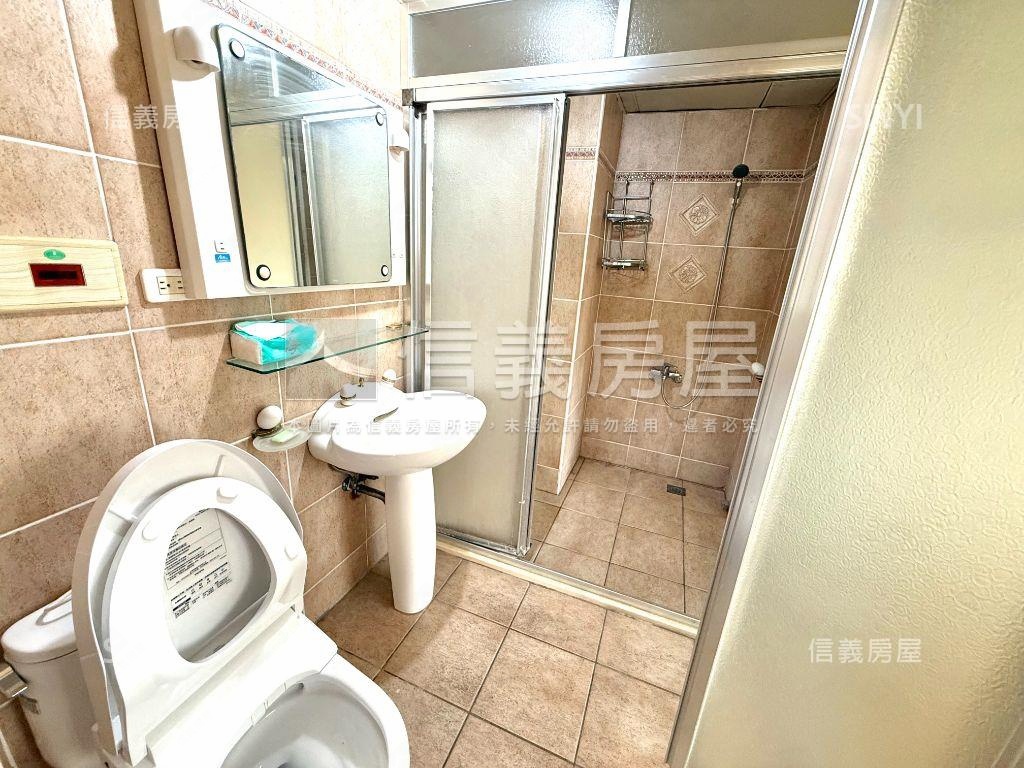 糖安居朝南三房平車房屋室內格局與周邊環境