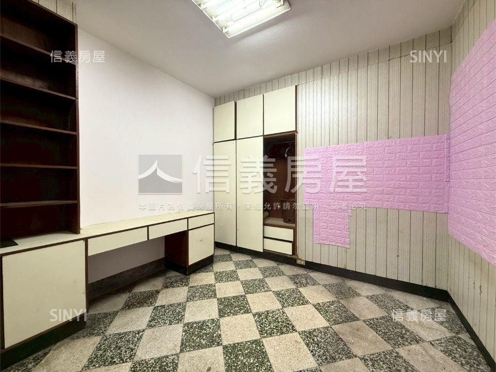 中正路低總透天房屋室內格局與周邊環境