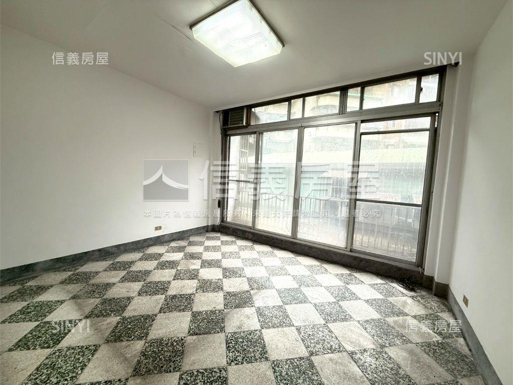 中正路低總透天房屋室內格局與周邊環境