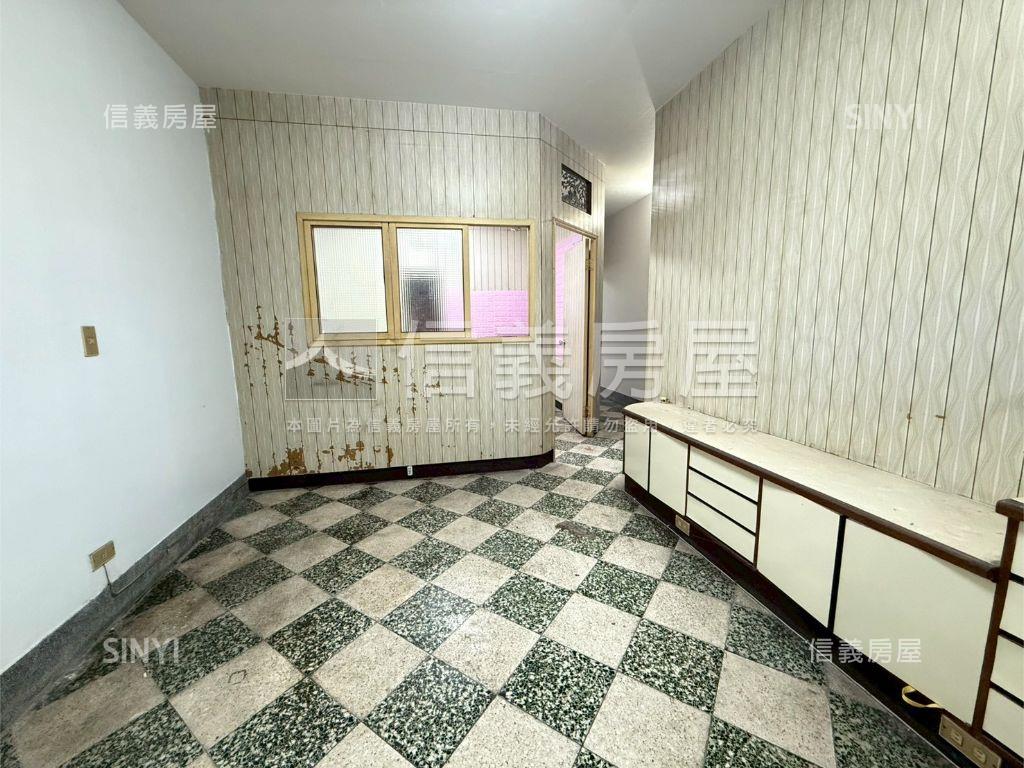 中正路低總透天房屋室內格局與周邊環境