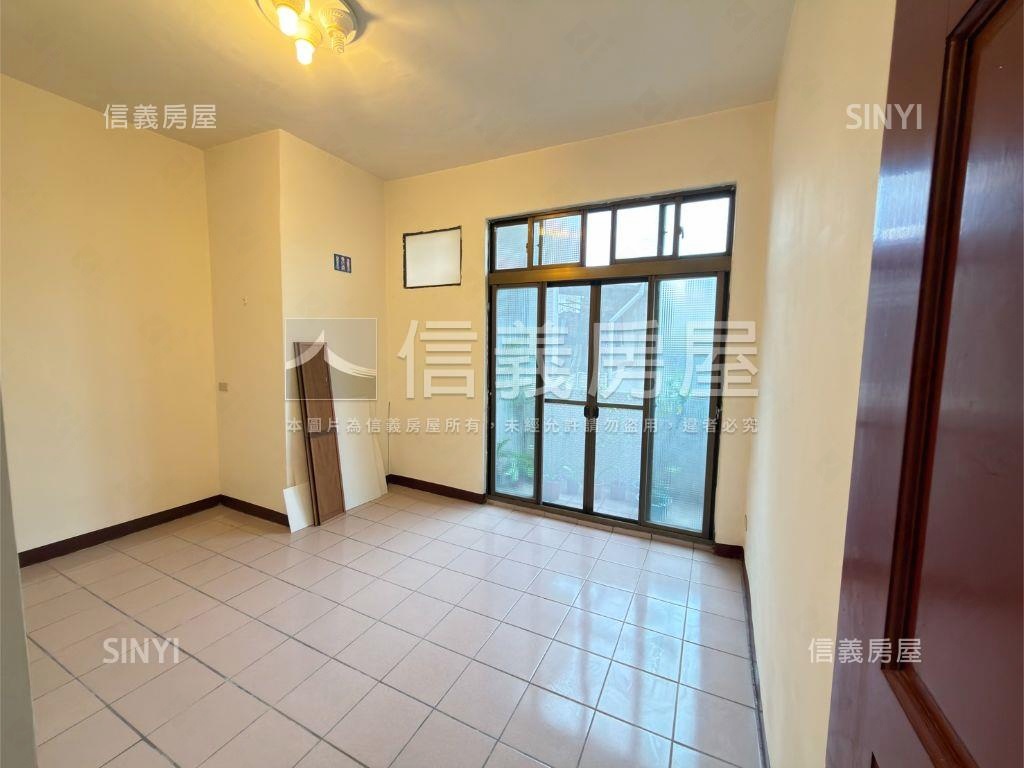 中正路低總價漂亮透天房屋室內格局與周邊環境