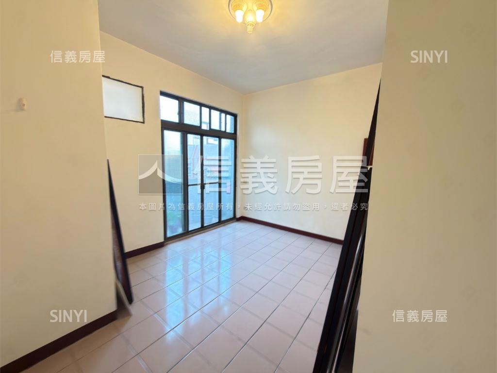 中正路低總價漂亮透天房屋室內格局與周邊環境