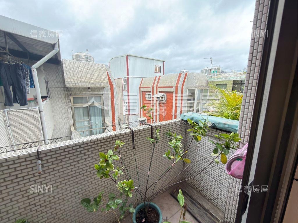 中正路低總價漂亮透天房屋室內格局與周邊環境