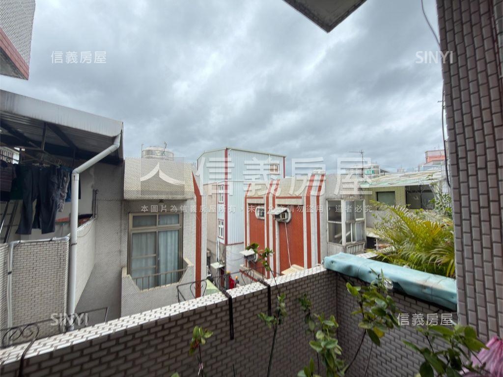 中正路低總價漂亮透天房屋室內格局與周邊環境