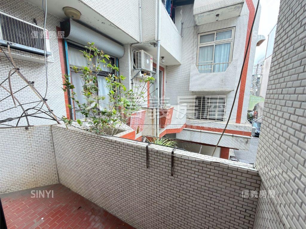 中正路低總價漂亮透天房屋室內格局與周邊環境